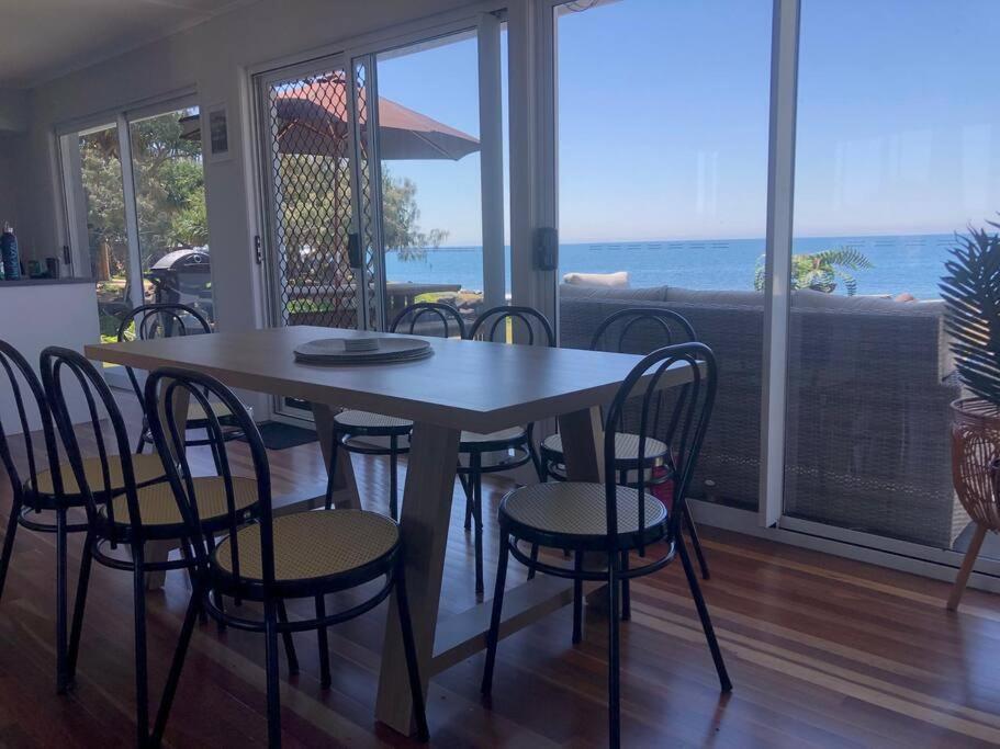 Pet & Family Friendly Ocean Front Beach Cottage Bargara Exterior photo