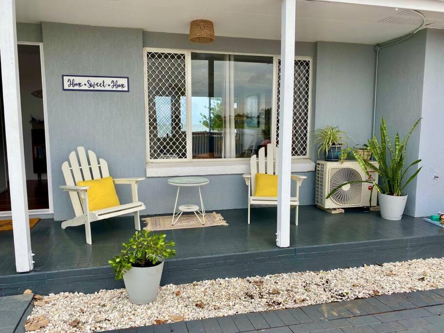 Pet & Family Friendly Ocean Front Beach Cottage Bargara Exterior photo